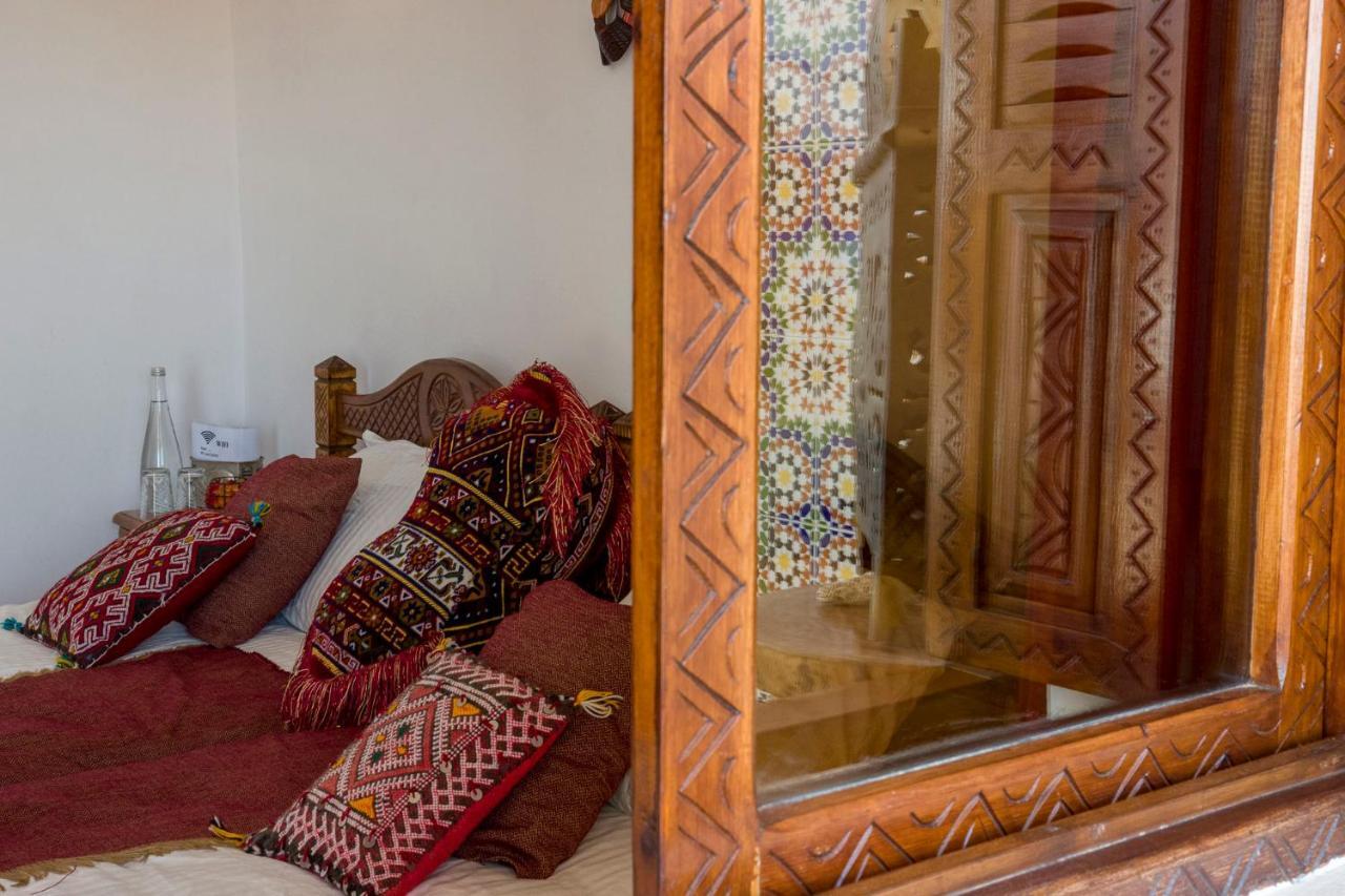Maison Darna Guesthouse Awrir Bagian luar foto